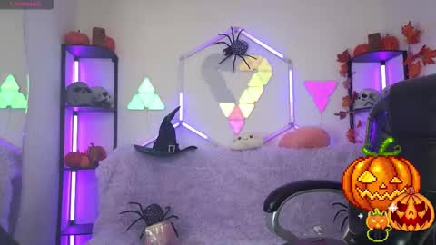 littlevixen18 online show from October 20, 2:17 pm