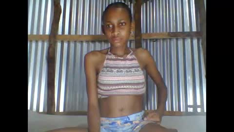 Snapshot of littleyanah chatting on November 3, 9:05 pm yanah online show from November 3, 9:05 pm