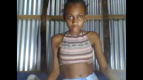 Snapshot of littleyanah chatting on November 7, 11:49 pm yanah online show from November 7, 11:49 pm