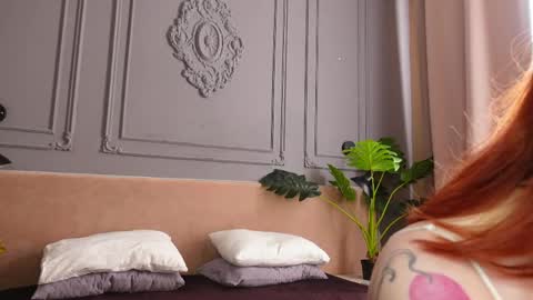 Liv 3 online show from April 17, 1:47 pm