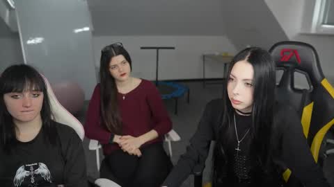 Sheryl online show from March 25, 11:27 am