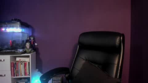 LixRose online show from April 9, 6:13 pm