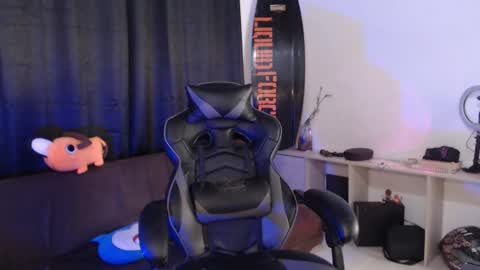 Snapshot of liz_beths chatting on November 25, 11:49 pm Elizabeth online show from November 25, 11:49 pm