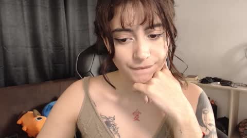 Snapshot of liz_beths chatting on December 5, 2:09 am Elizabeth online show from December 5, 2:09 am