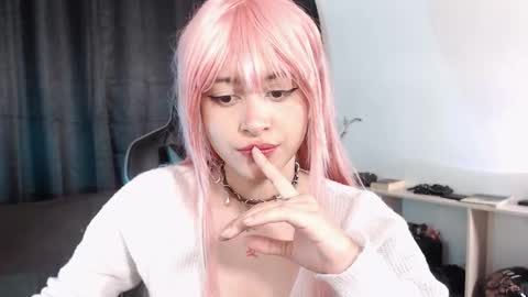 Snapshot of liz_beths chatting on December 18, 11:44 pm Elizabeth online show from December 18, 11:44 pm