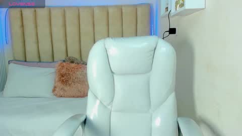 Snapshot of liz_bohemia chatting on February 25, 10:39 pm LIZ online show from February 25, 10:39 pm