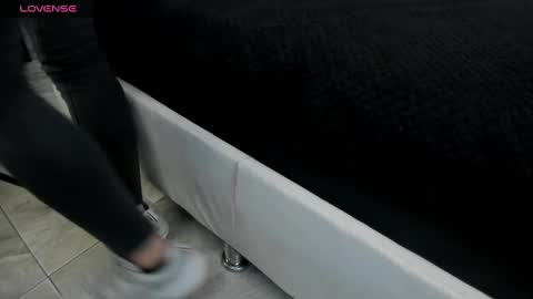 Liz  online show from February 17, 12:05 pm