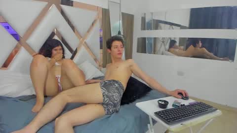 Snapshot of lizanddante chatting on December 7, 11:12 pm Liz and Dante online show from December 7, 11:12 pm