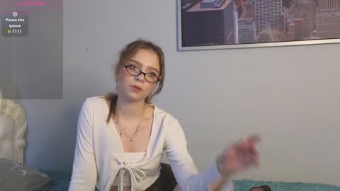 Snapshot of lizbethbiers chatting on January 13, 3:12 am Hello there im Amelia Im new here Lets have fun online show from January 13, 3:12 am