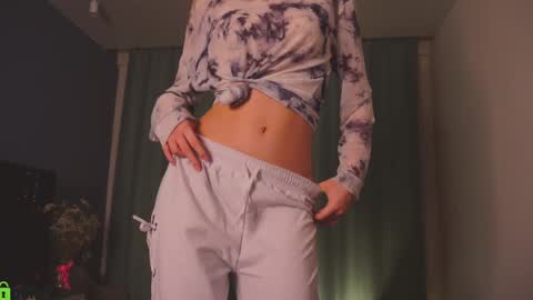 Sunnheart online show from December 13, 4:49 pm