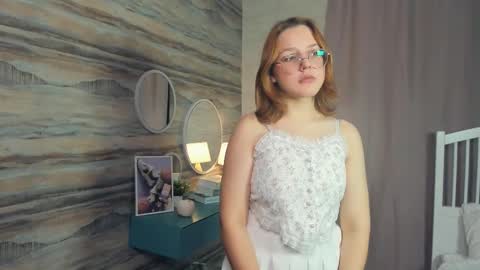 Lizbeth or Lizzy online show from December 13, 8:04 pm