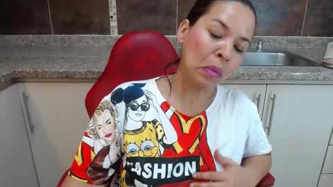 Snapshot of lizeth_bels chatting on November 11, 7:25 pm L I Z E T H online show from November 11, 7:25 pm