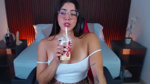 Snapshot of lizowenn_ chatting on February 12, 4:00 pm LIZETH online show from February 12, 4:00 pm