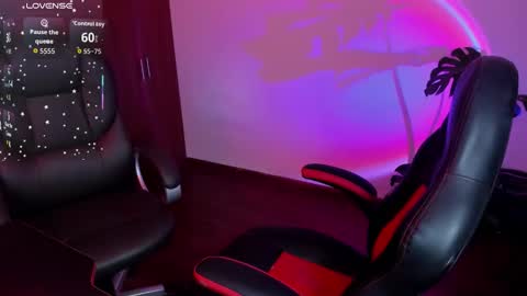 Snapshot of lizynick chatting on February 22, 1:51 am lizynick online show from February 22, 1:51 am