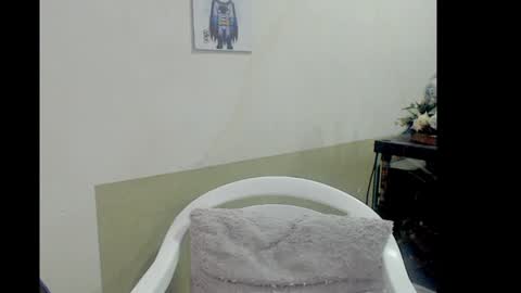 Snapshot of lizz1305 chatting on December 3, 4:50 pm lizz1305 online show from December 3, 4:50 pm