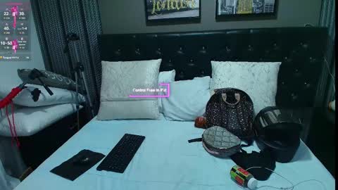 Lizz  online show from September 26, 11:25 am