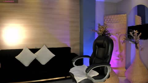 Snapshot of lizzhamilton_ chatting on September 22, 7:16 pm Lizzi online show from September 22, 7:16 pm