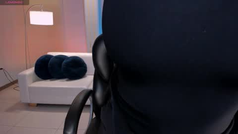 Snapshot of lizzhamilton_ chatting on October 10, 9:03 pm Lizzi online show from October 10, 9:03 pm