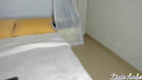 Snapshot of lizzieamber chatting on December 13, 9:46 am lizzieamber online show from December 13, 9:46 am