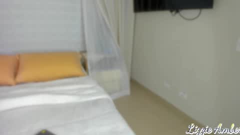 Snapshot of lizzieamber chatting on March 11, 8:41 am lizzieamber online show from March 11, 8:41 am