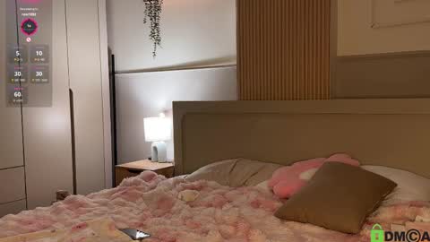 Lizzy online show from April 19, 1:43 pm