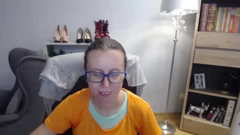 Lizzy online show from September 19, 4:36 am