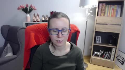 Lizzy online show from November 25, 5:51 am