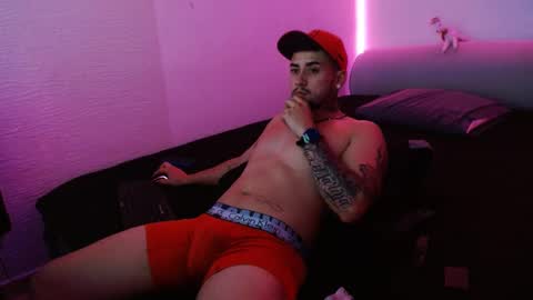 lliamm 2 online show from January 25, 6:57 pm