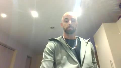 Snapshot of llleeeooonnn69 chatting on February 15, 6:23 pm Leon online show from February 15, 6:23 pm