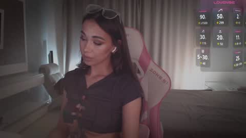 Snapshot of lnnsfw chatting on January 23, 5:42 pm Linn my new page online show from January 23, 5:42 pm