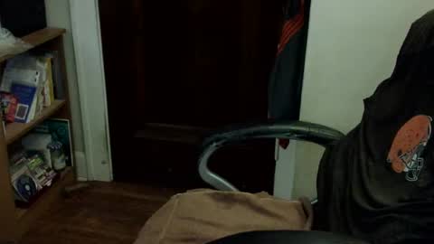 loades182025 online show from April 11, 3:00 am