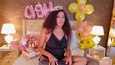  LOANA  online show from February 24, 7:01 pm