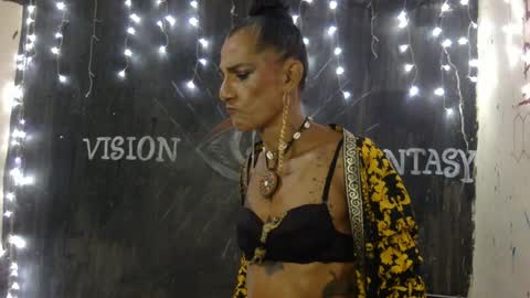 LA LOBA online show from December 22, 1:45 am