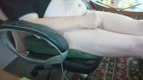 Snapshot of loewe39238 chatting on October 15, 7:41 am loewe39238 online show from October 15, 7:41 am