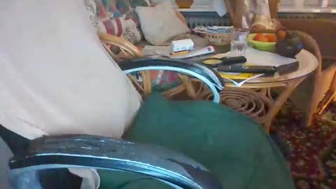 Snapshot of loewe39238 chatting on November 23, 4:34 am loewe39238 online show from November 23, 4:34 am