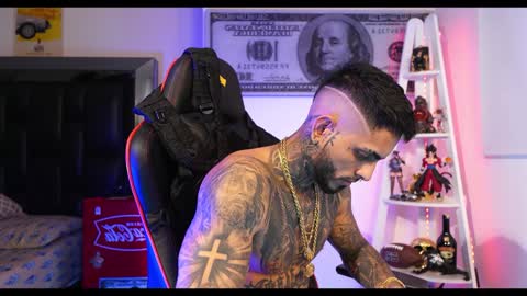 Snapshot of logan_hugh8 chatting on January 29, 12:02 pm logan_hugh8 online show from January 29, 12:02 pm