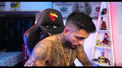 Snapshot of logan_hugh8 chatting on March 3, 1:20 pm logan_hugh8 online show from March 3, 1:20 pm