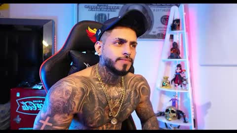 Snapshot of logan_hugh8 chatting on March 4, 9:43 pm logan_hugh8 online show from March 4, 9:43 pm