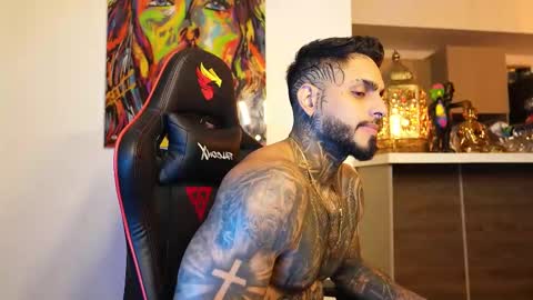 Snapshot of logan_hugh8 chatting on September 23, 4:37 am logan_hugh8 online show from September 23, 4:37 am