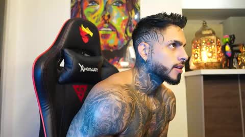 Snapshot of logan_hugh8 chatting on September 24, 4:27 am logan_hugh8 online show from September 24, 4:27 am