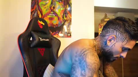 Snapshot of logan_hugh8 chatting on September 25, 3:10 am logan_hugh8 online show from September 25, 3:10 am