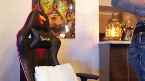 Snapshot of logan_hugh8 chatting on October 2, 1:34 am logan_hugh8 online show from October 2, 1:34 am