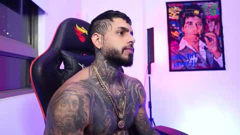 logan_hugh8 online show from November 12, 4:57 am