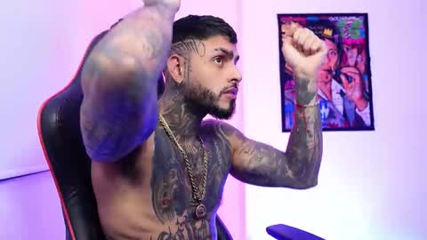 Snapshot of logan_hugh8 chatting on December 21, 6:09 am logan_hugh8 online show from December 21, 6:09 am