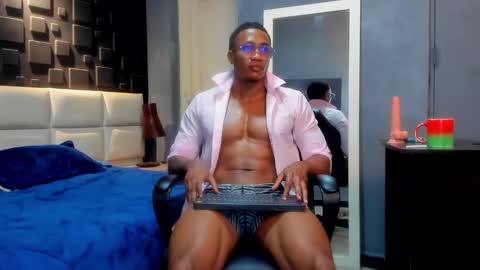 logan_varela online show from December 27, 3:48 pm