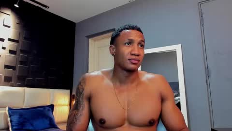 logan_varela online show from January 4, 12:05 am