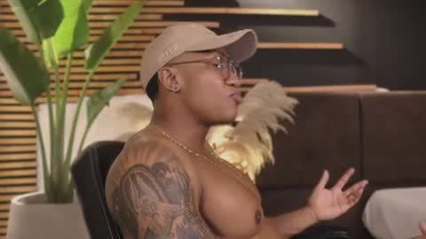 logan_varela online show from January 29, 6:43 am