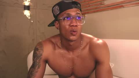 logan_varela online show from March 1, 6:13 am