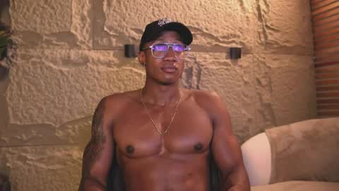 logan_varela online show from March 12, 10:39 pm