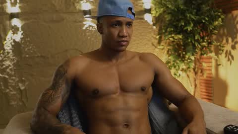 logan_varela online show from November 9, 12:47 pm